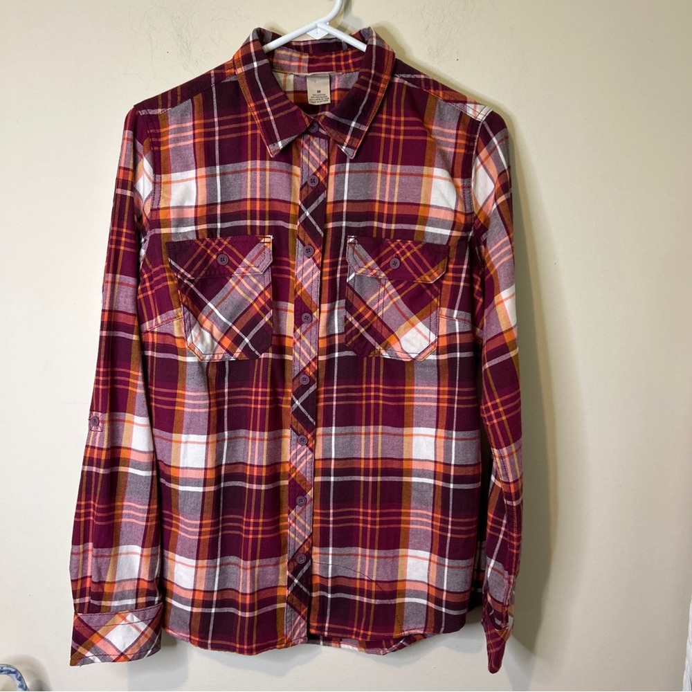 Duluth Trading Co Red and Orange Casual Button Down Shirt